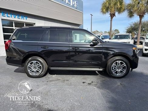 New 2026 Ford Expedition Active RWD image 8