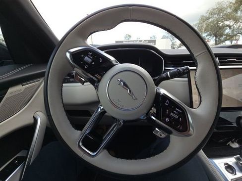 Used 2026 Jaguar F-PACE R-Dynamic S image 11