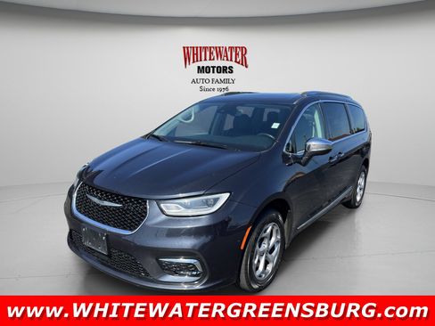 Used 2021 Chrysler Pacifica Limited w/ Uconnect Theater Family Group AWD/4WD image 1