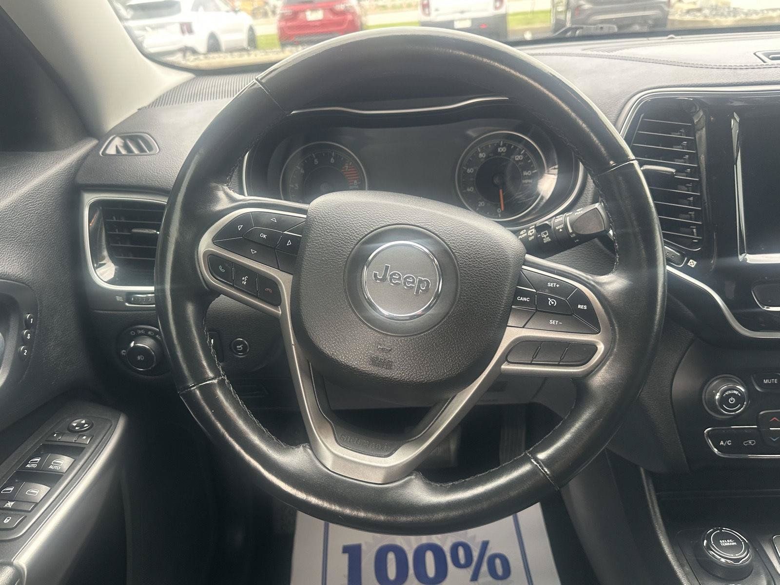 Used 2019 Jeep Cherokee Limited AWD/4WD image 33