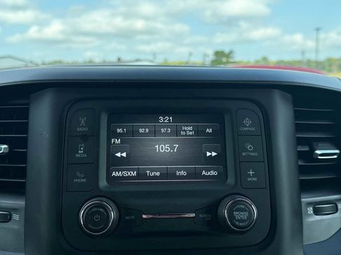 Used 2024 RAM 2500 Tradesman w/ Chrome Appearance Group image 27