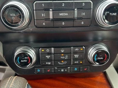 Used 2019 Ford F150 King Ranch w/ Equipment Group 601A Luxury AWD/4WD image 10