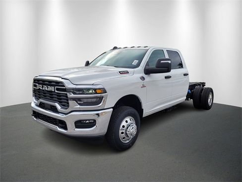 New 2026 RAM 3500 Tradesman w/ Chrome Appearance Group image 2