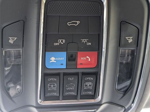 Used 2022 Jeep Grand Cherokee Limited 4xe w/ Luxury Tech Group II AWD/4WD image 35
