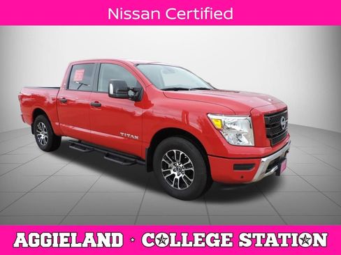 Certified 2024 Nissan Titan SV w/ SV Convenience Package image 1