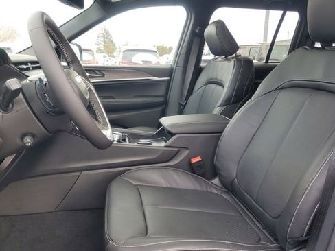 New 2026 Jeep Grand Cherokee Limited AWD/4WD image 10
