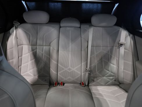 Used 2023 BMW 760i xDrive w/ Executive Package image 37