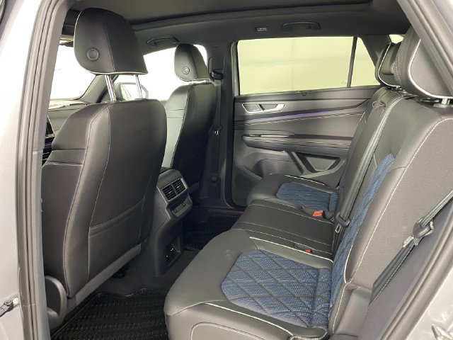 New 2025 Volkswagen Atlas Cross Sport SEL Premium R-Line AWD/4WD image 4