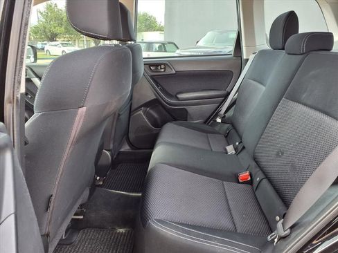 Used 2017 Subaru Forester 2.5i w/ Alloy Wheel Package image 11