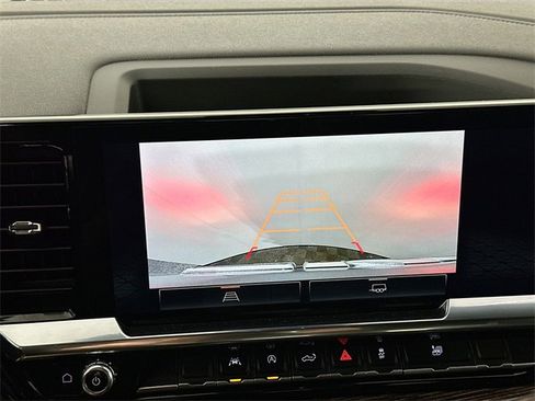 Used 2025 GMC Sierra 1500 Elevation image 13