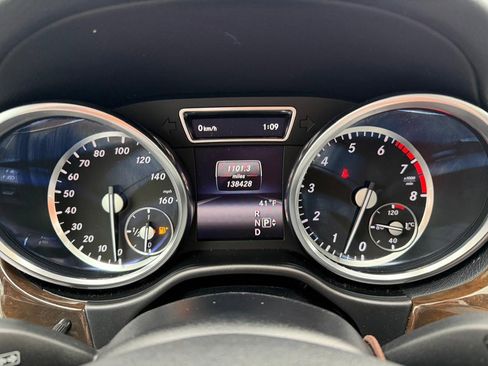 Used 2015 Mercedes-Benz GL 450 4MATIC w/ Lighting Package image 30