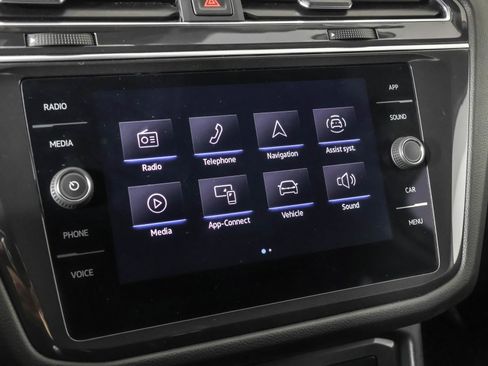 Certified 2022 Volkswagen Tiguan SE image 31