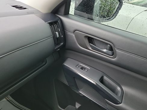 Certified 2024 Nissan Pathfinder SV FWD image 28