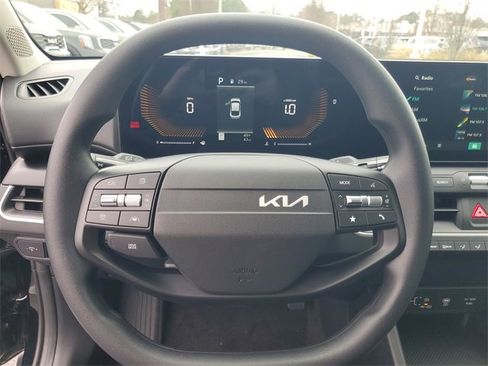New 2025 Kia K4 LXS image 14