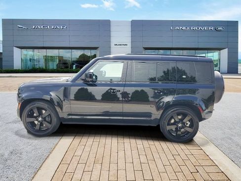 Certified 2024 Land Rover Defender 110 X-Dynamic SE AWD/4WD image 7