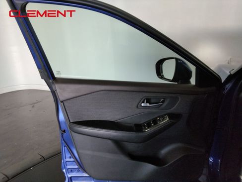 Used 2023 Nissan Rogue SV image 26