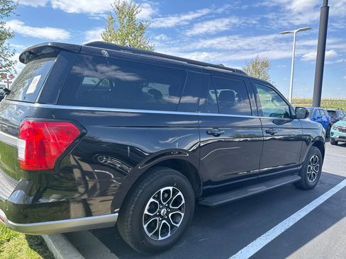 Used 2024 Ford Expedition Max XLT AWD/4WD image 3