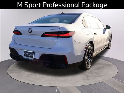 Certified 2025 BMW 760i xDrive image 10