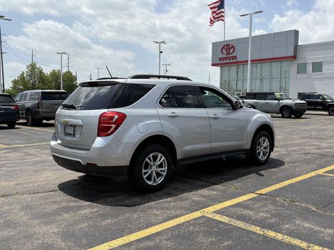 Used 2017 Chevrolet Equinox LT w/ Convenience Package FWD image 8