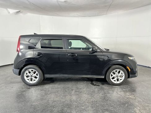 Used 2022 Kia Soul LX w/ Technology Package image 9