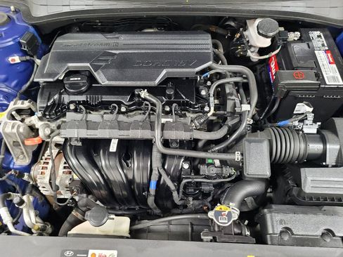 Used 2021 Hyundai Elantra Limited FWD image 30