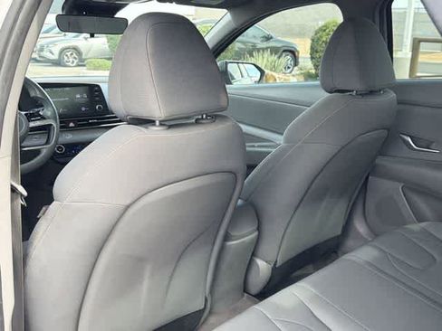 Used 2022 Hyundai Elantra SEL w/ Cargo Package FWD image 15