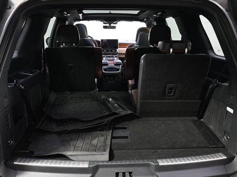 Used 2024 Lincoln Navigator Reserve w/ Equipment Group 201A AWD/4WD image 19