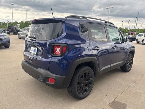 Used 2018 Jeep Renegade Altitude AWD/4WD image 5