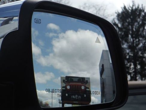 Used 2018 Jeep Grand Cherokee Limited w/ Trailer Tow Group IV image 44