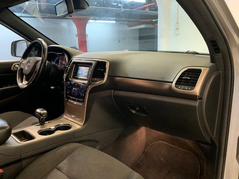 Used 2015 Jeep Grand Cherokee Laredo w/ Quick Order Package 23E AWD/4WD image 43