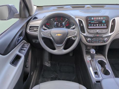 Used 2018 Chevrolet Equinox Premier FWD image 12