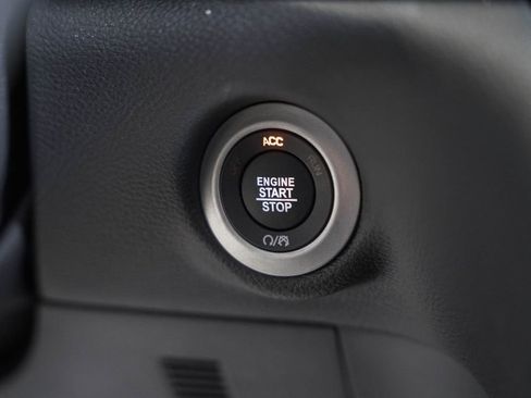 New 2026 Chrysler Pacifica Select image 24