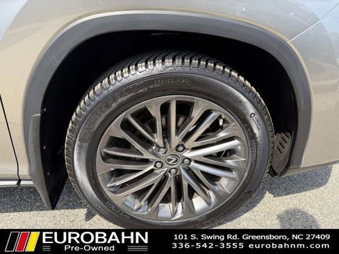 Used 2022 Lexus RX 450h AWD w/ Luxury Package image 13