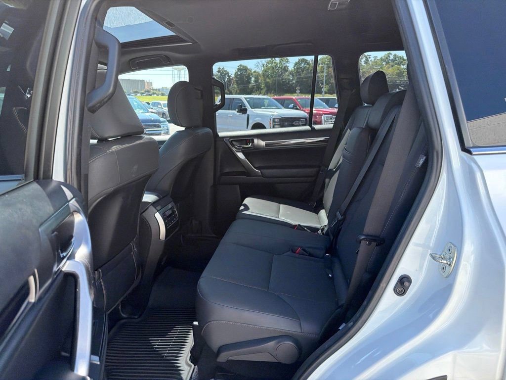 Used 2023 Lexus GX 460 Premium w/ Premium Package AWD/4WD image 14