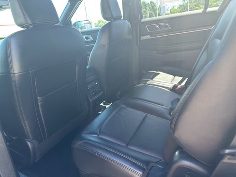 Used 2018 Ford Explorer Limited w/ Ford Safe & Smart Package AWD/4WD image 18