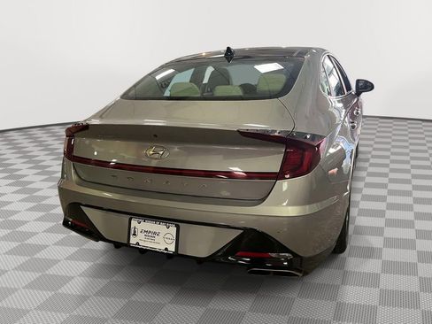 Used 2023 Hyundai Sonata SEL w/ Convenience Package image 3