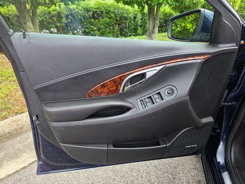 Used 2012 Buick LaCrosse Premium w/ Driver Confidence Package image 9