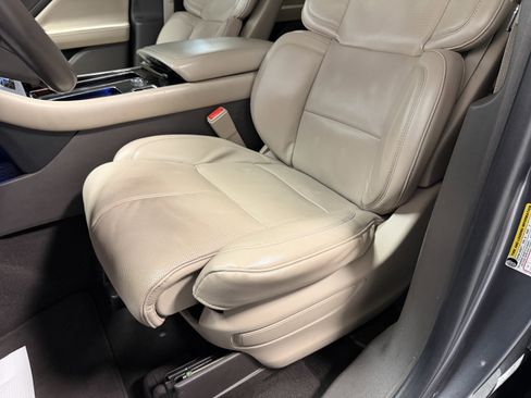 Used 2021 Lincoln Aviator Reserve w/ Equipment Group 202A image 21