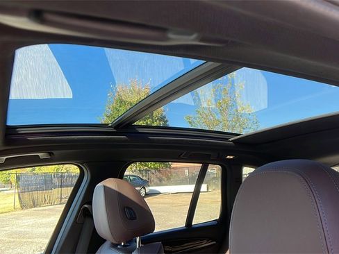 Used 2019 BMW X3 sDrive30i w/ Premium Package image 16