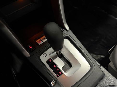 Used 2018 Subaru Forester 2.5i Premium w/ All-Weather Package image 16