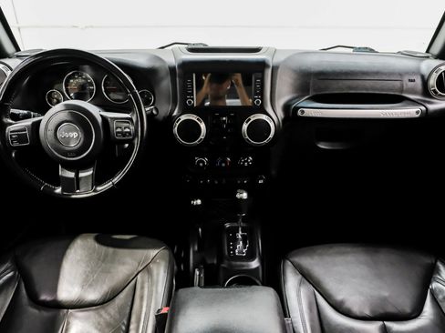 Used 2016 Jeep Wrangler Unlimited Sahara AWD/4WD image 14