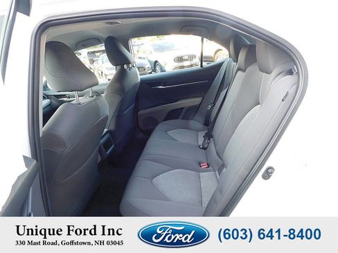Used 2021 Toyota Camry LE image 11