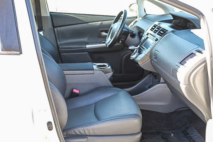 Used 2013 Toyota Prius V Five FWD image 16