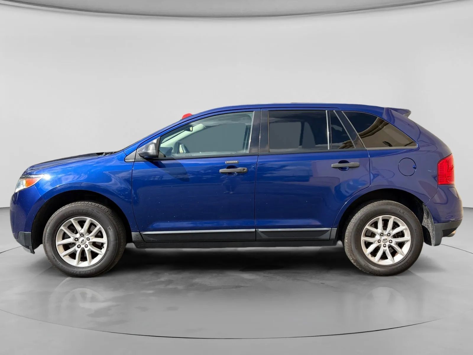 Used 2013 Ford Edge SE FWD image 2