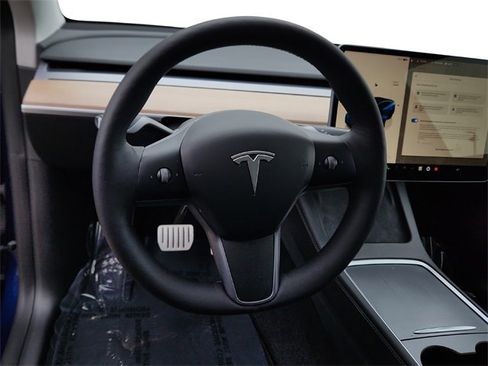 Used 2022 Tesla Model Y Performance image 30
