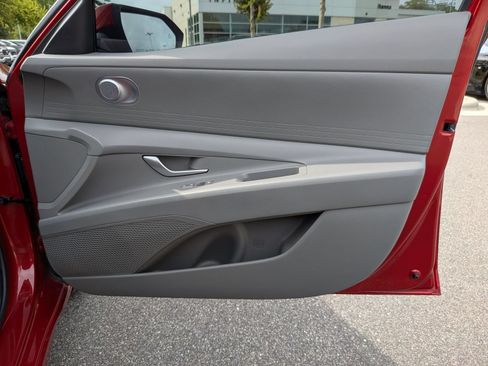 Used 2025 Hyundai Elantra SE w/ Cargo Package FWD image 33