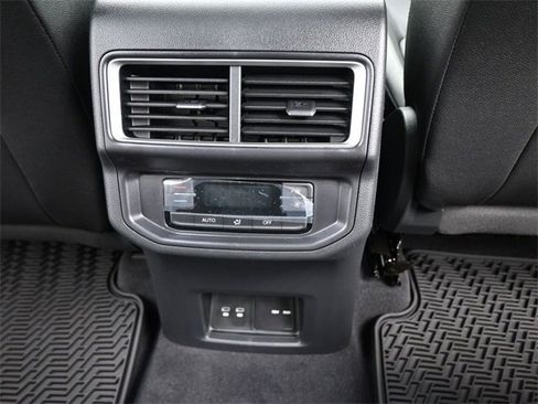 New 2026 Volkswagen Atlas SE image 24