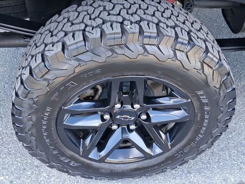 Used 2021 Chevrolet Silverado 1500 LT Trail Boss image 9