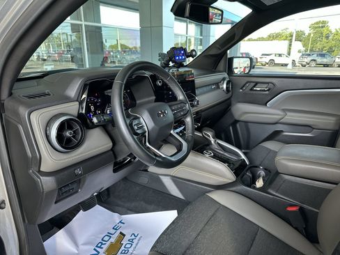 Used 2024 Chevrolet Colorado ZR2 w/ Safety Package AWD/4WD image 10