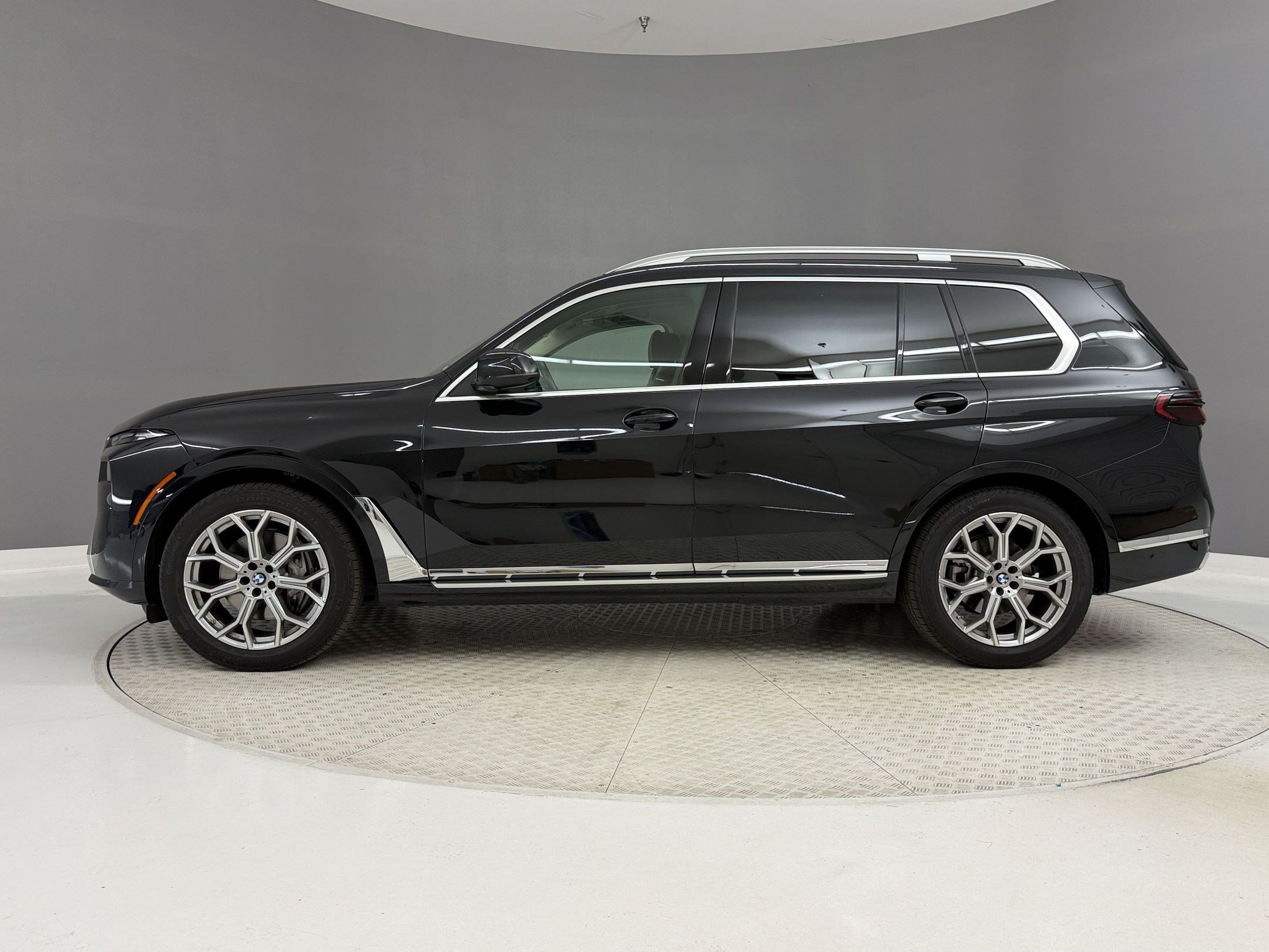 Used 2026 BMW X7 xDrive40i AWD/4WD image 2